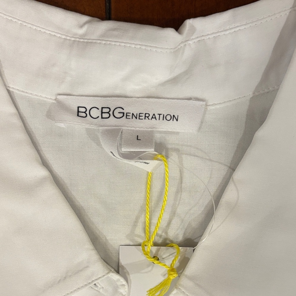 BCBGeneration Sheer White Sleeveless‎ Blouse - Picture 2 of 10